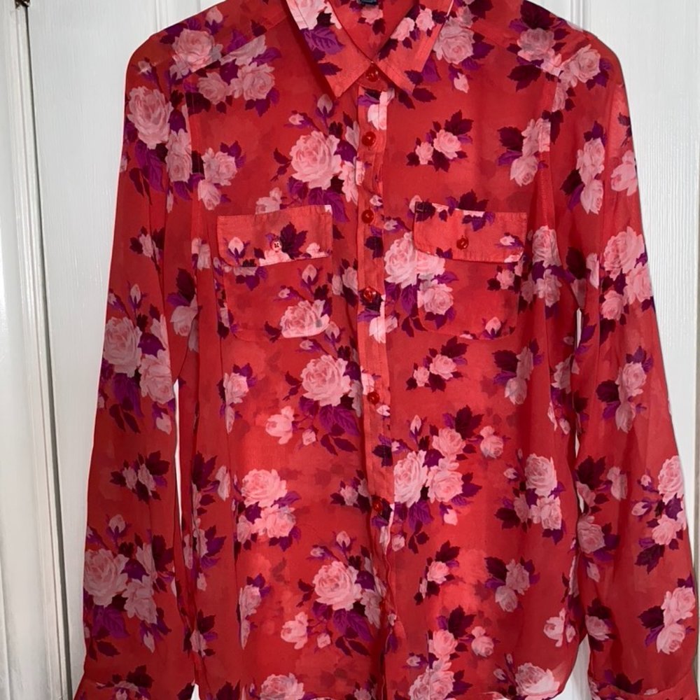 American Eagle - Sheer, button up floral blouse